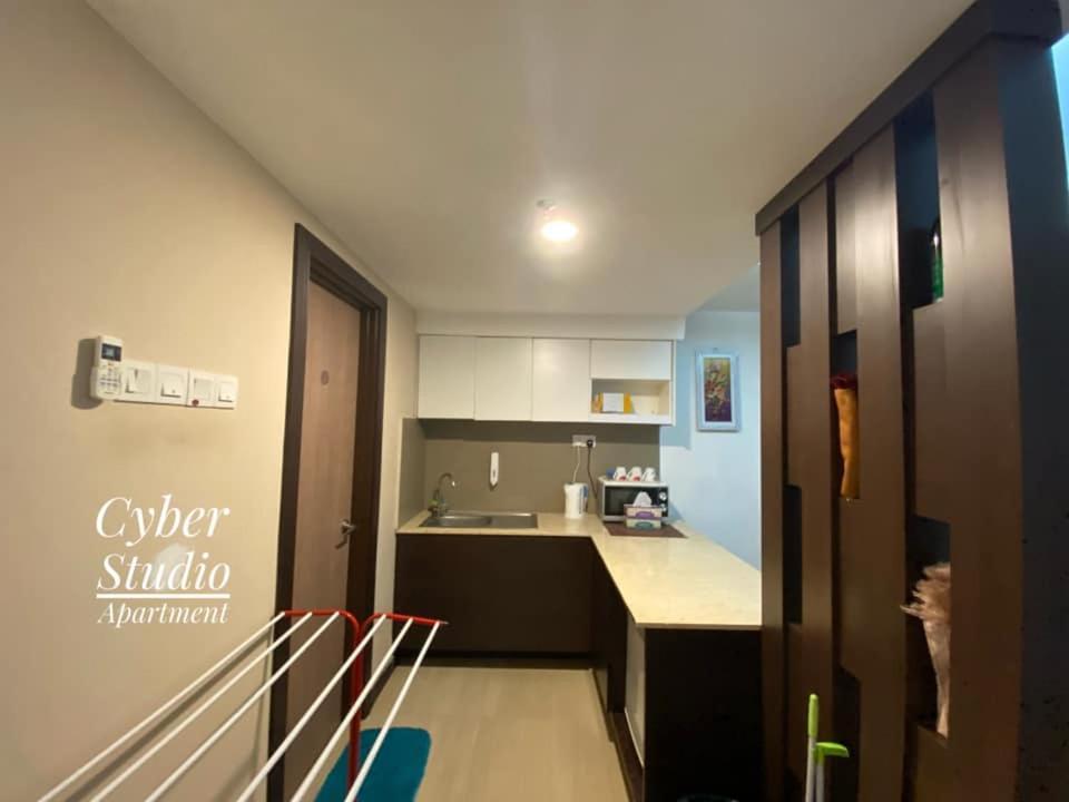 Cyber Studio Apartment كوتا بْهارو المظهر الخارجي الصورة
